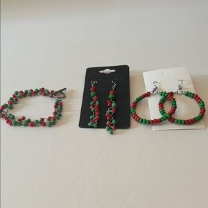 Festive Red and Green Beaded Jewelry Set . Great for holiday